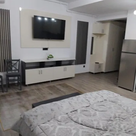 Luca Sea Apartament Mamaja